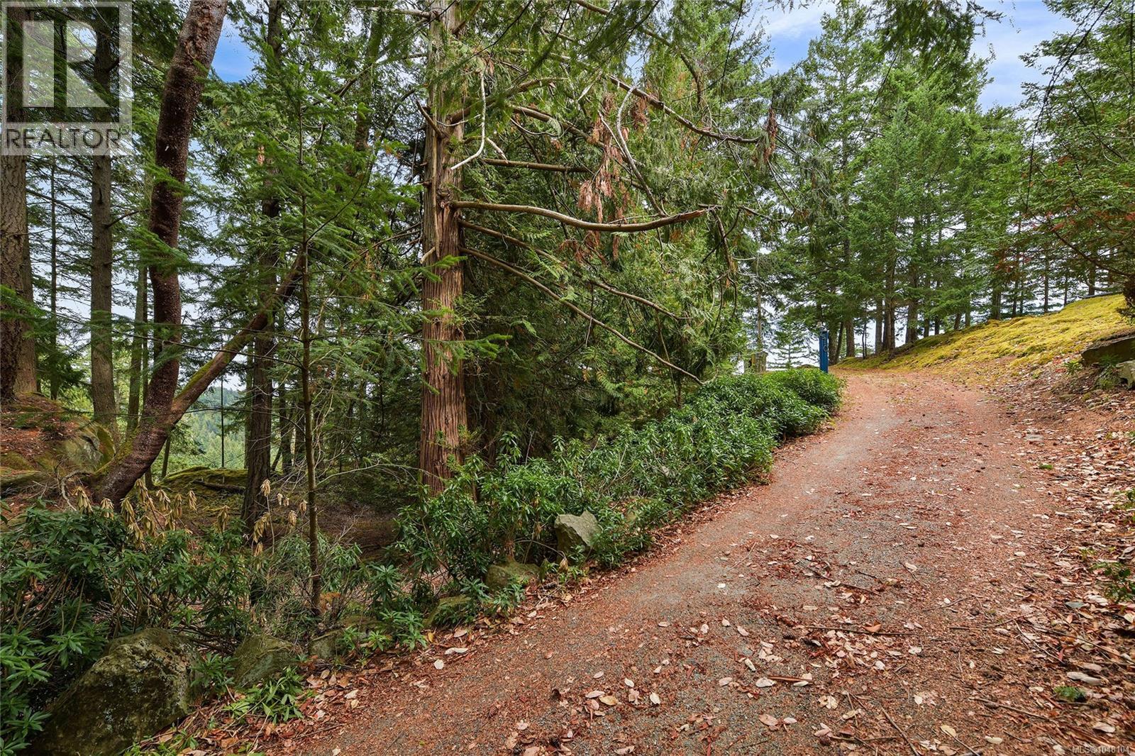 470 Heck Hill Rd, Mayne Island — photo 9