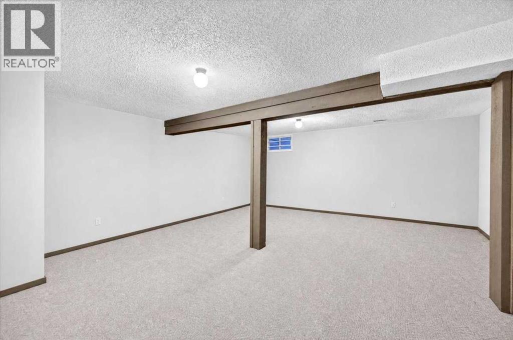 61, 4940 39 Avenue SW - photo 33