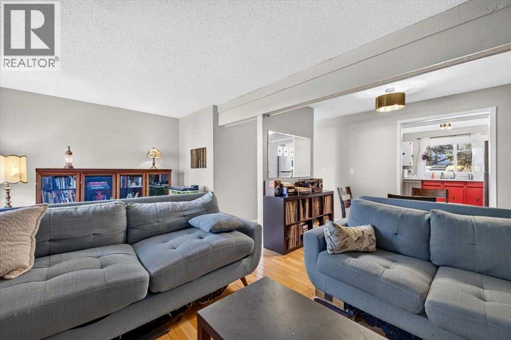 61, 4940 39 Avenue SW - photo 6