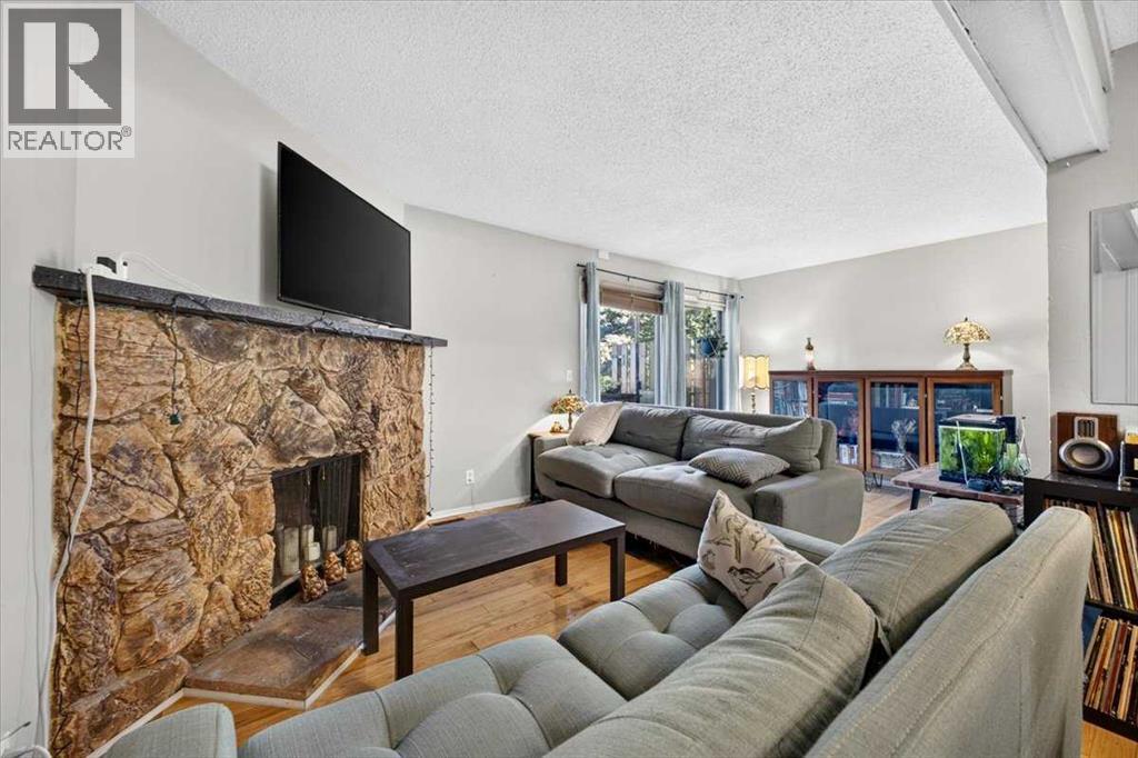 61, 4940 39 Avenue SW - photo 9