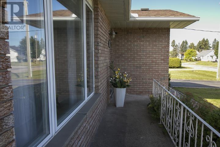 403 Sydenham RD - 11