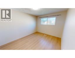 12124 95a Street, Grande Prairie, AB T8V5C5 Photo 9