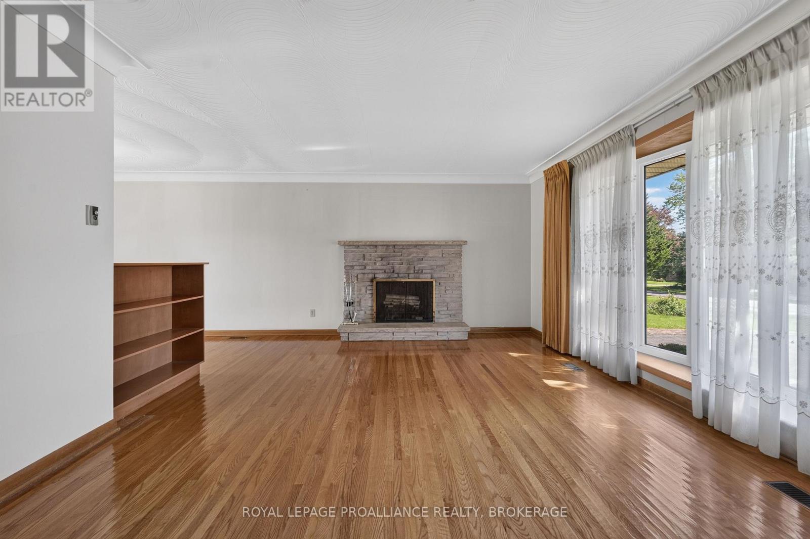 9 DIANNA STREET - 7