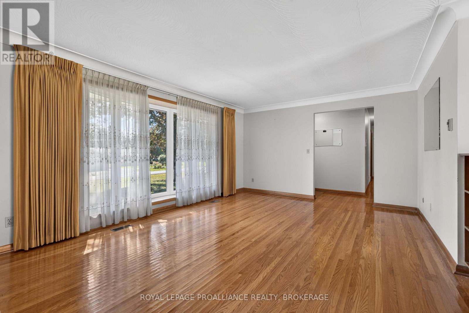 9 DIANNA STREET - 8