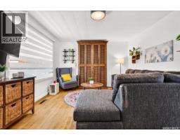 Bonus Room - 915 4th Avenue Nw, Moose Jaw, SK S6H3W9 Photo 10
