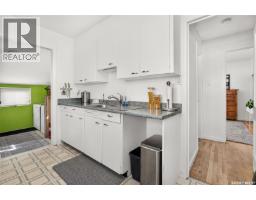 915 4th Avenue Nw, Moose Jaw, SK S6H3W9 Photo 18