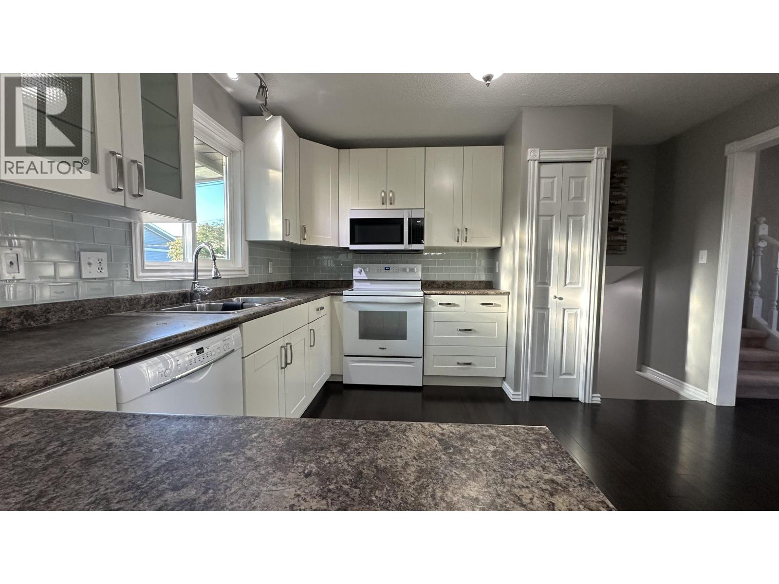9008 87 STREET - Image 9