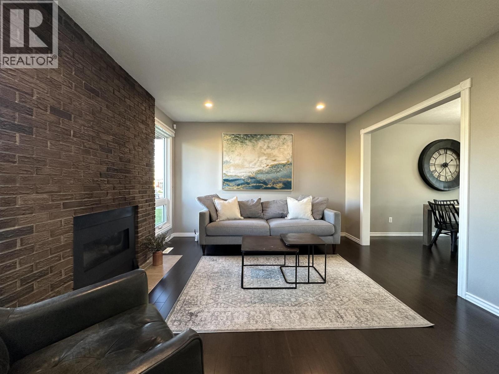 9008 87 STREET - 4
