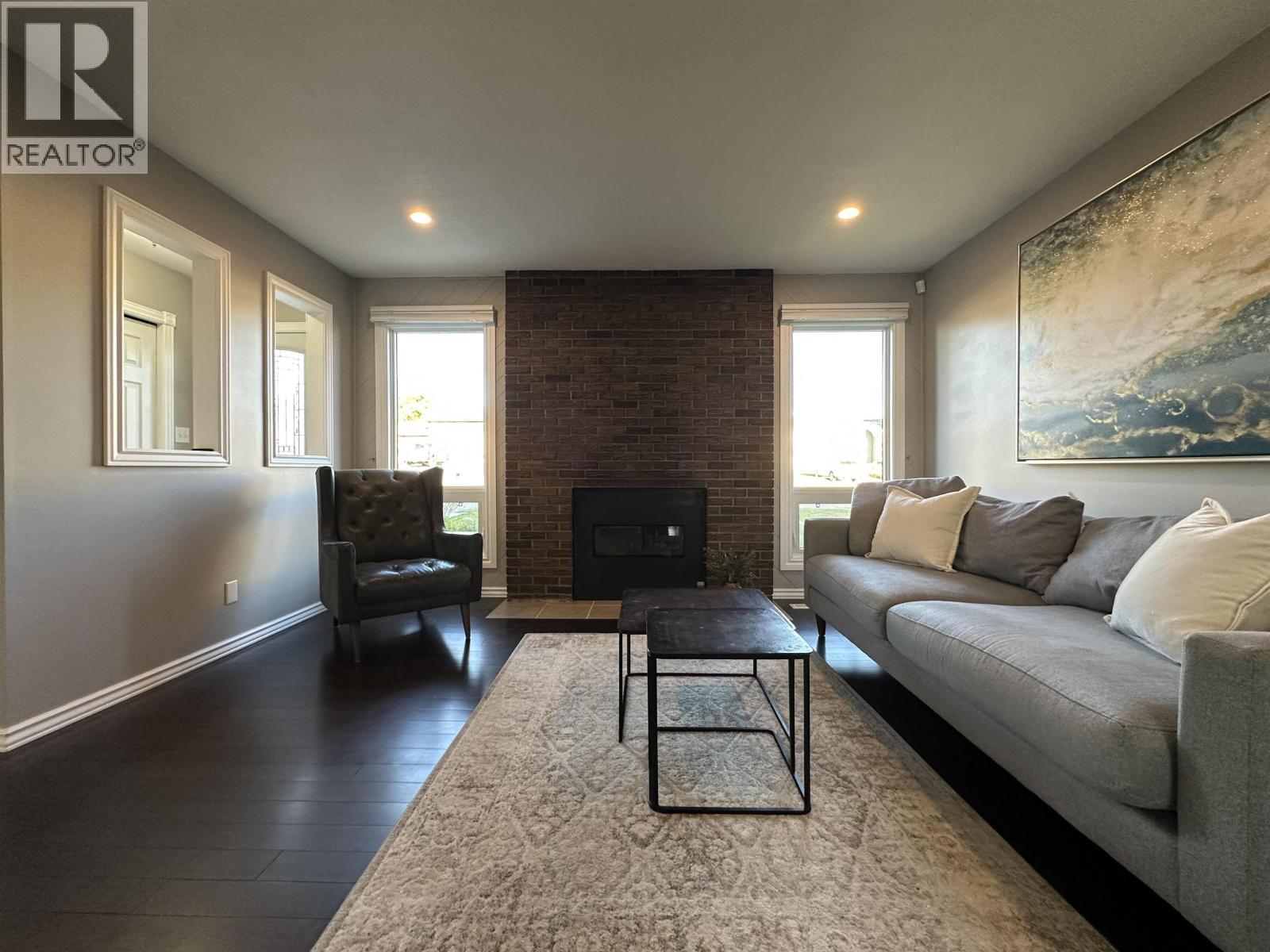 9008 87 STREET - 5