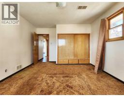 422 21 Street S - photo 18