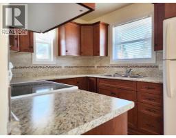 422 21 Street S - photo 8