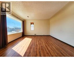 422 21 Street S - photo 4