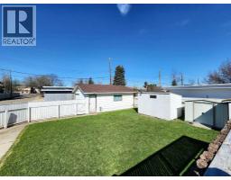 422 21 Street S - photo 36