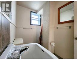 422 21 Street S - photo 27