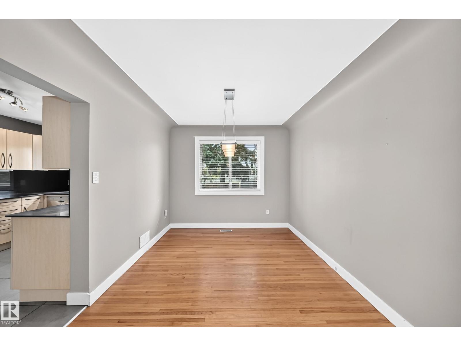 10715 133 ST NW - 17