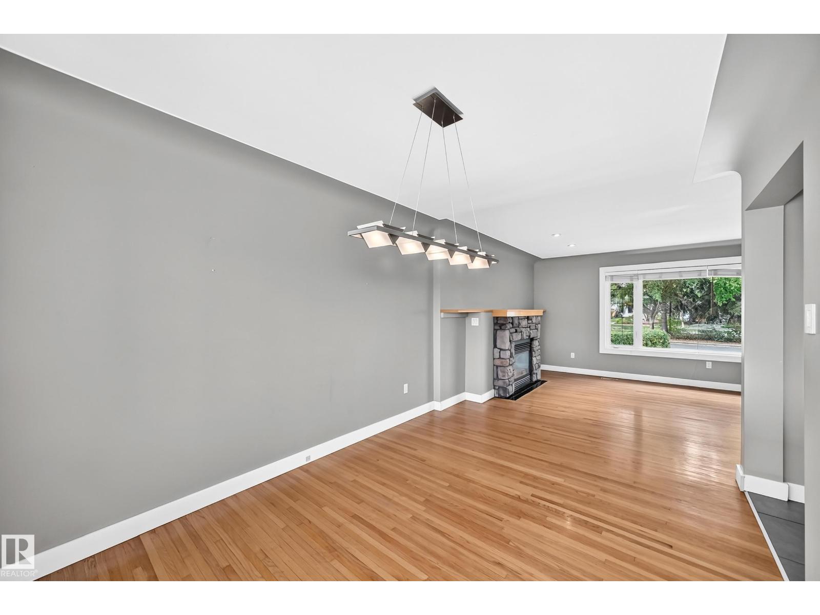 10715 133 ST NW - 19