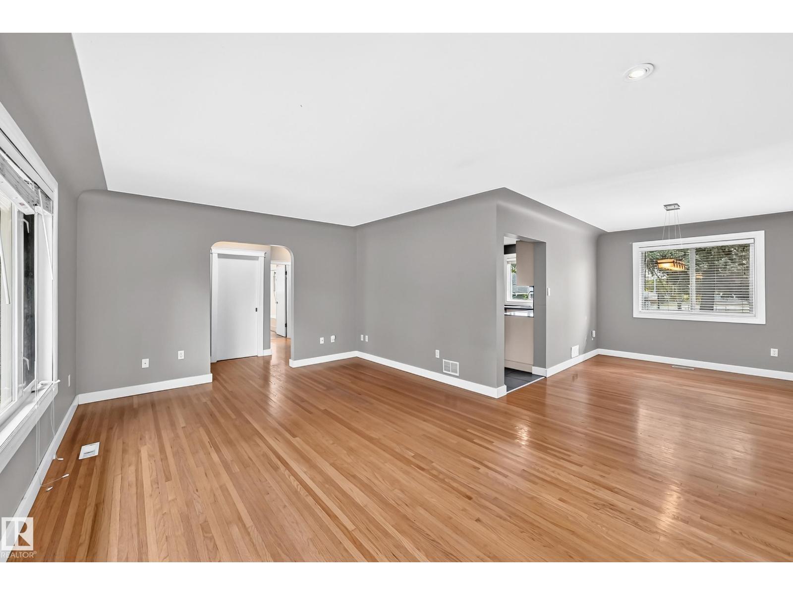 10715 133 ST NW - 22