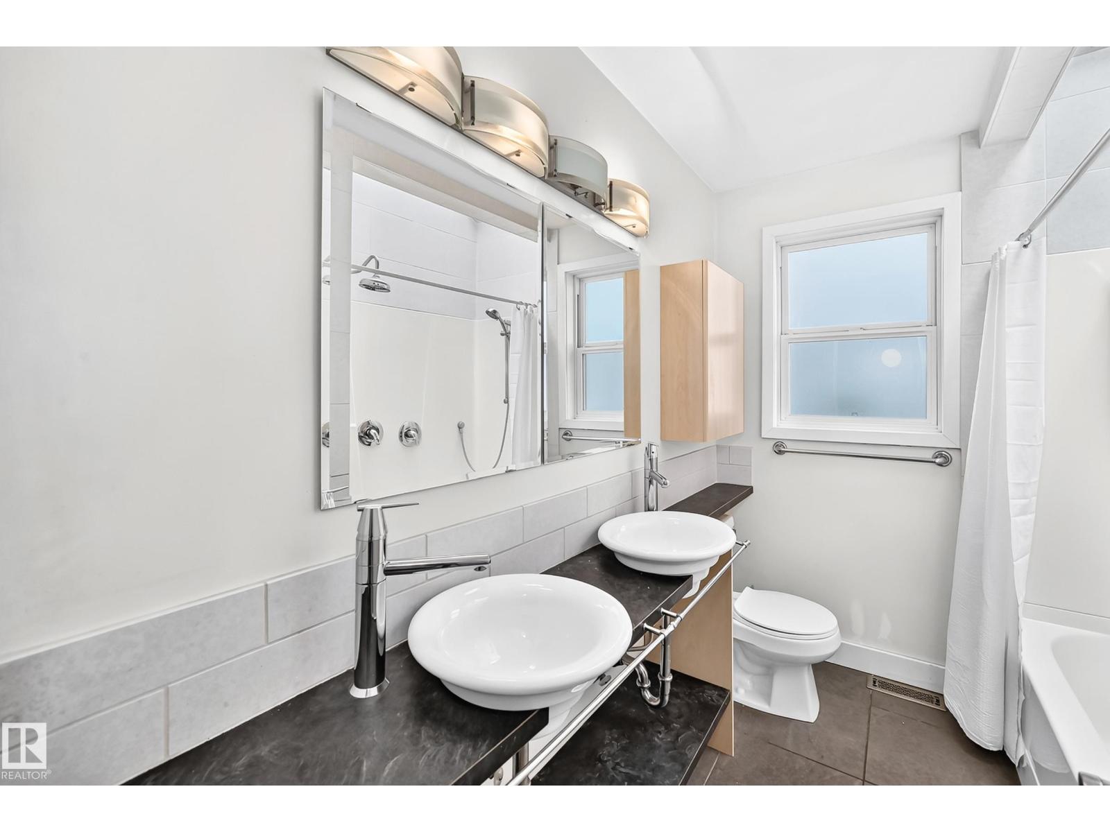 10715 133 ST NW - 27