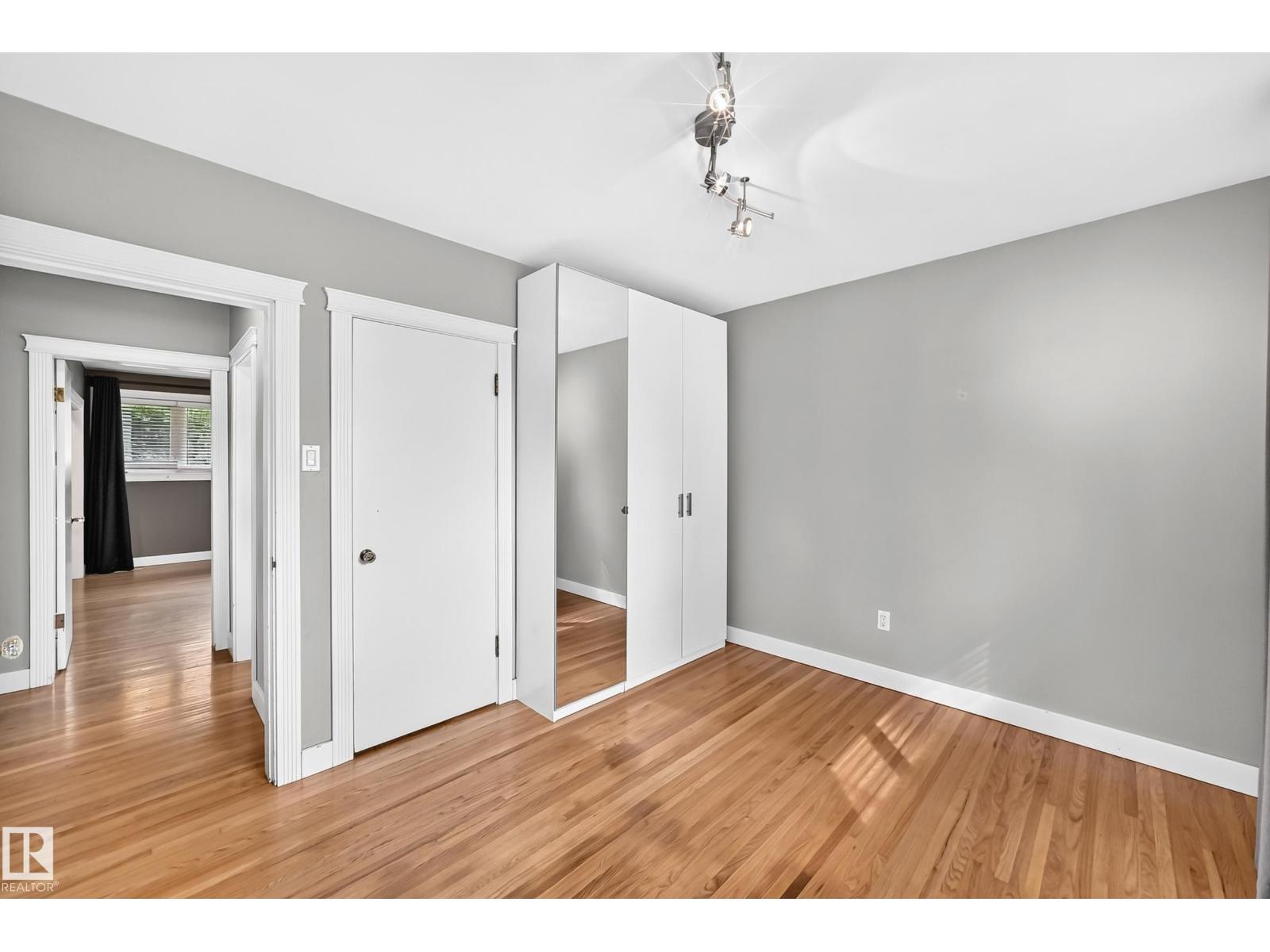 10715 133 ST NW - 30