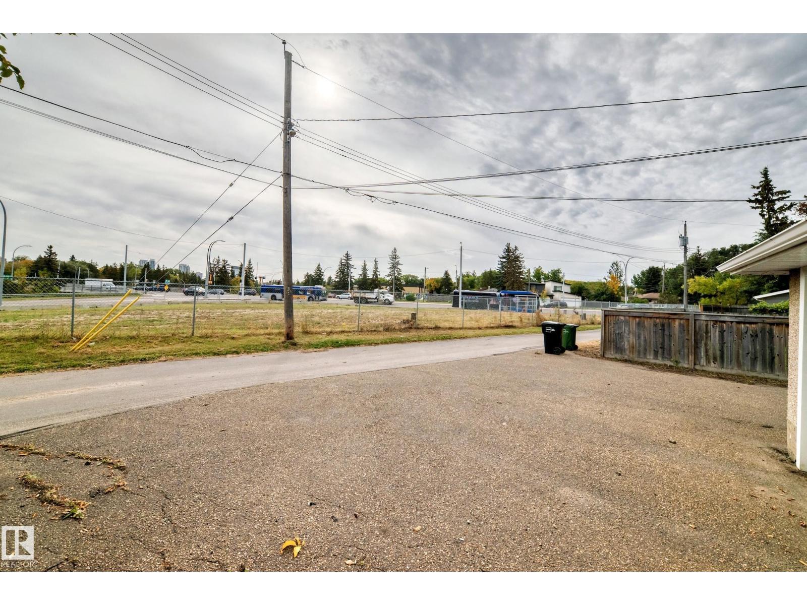 10715 133 ST NW - 68
