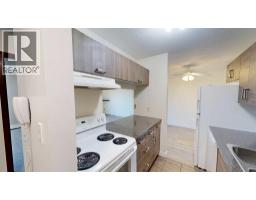 212, 401 Columbia Boulevard W - photo 4
