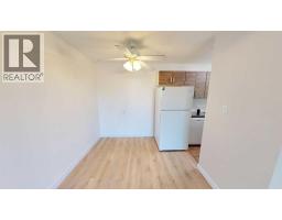 212, 401 Columbia Boulevard W - photo 5