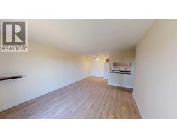 212, 401 Columbia Boulevard W - photo 8