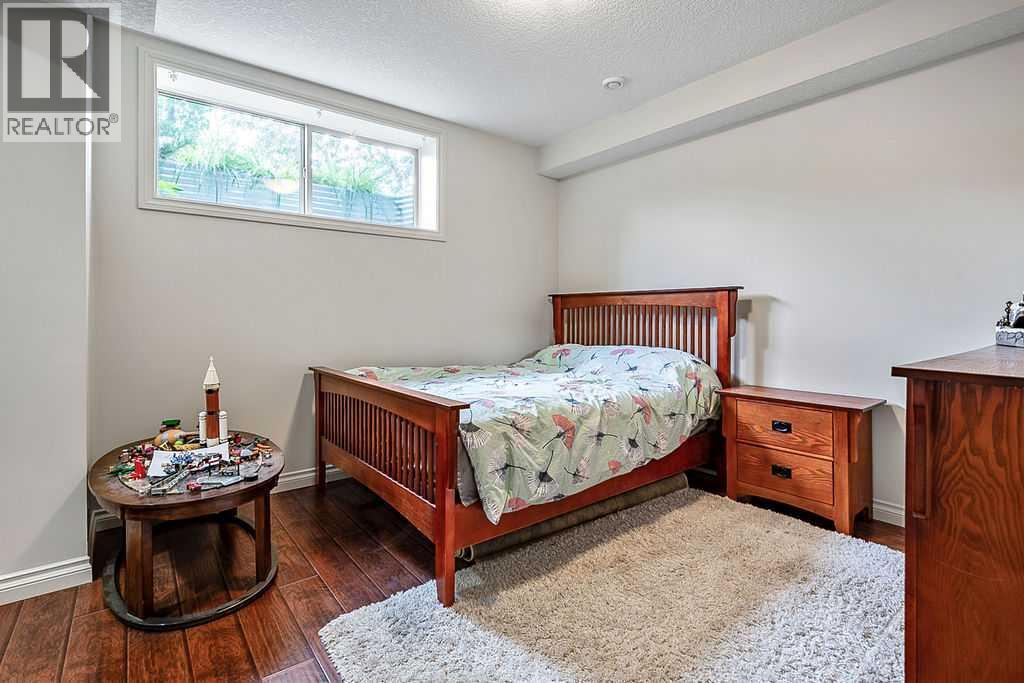 1134 17 Avenue NW - photo 30