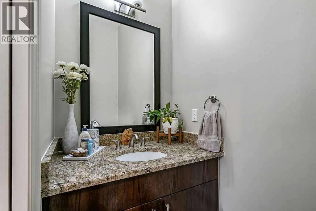 1134 17 Avenue NW - photo 17
