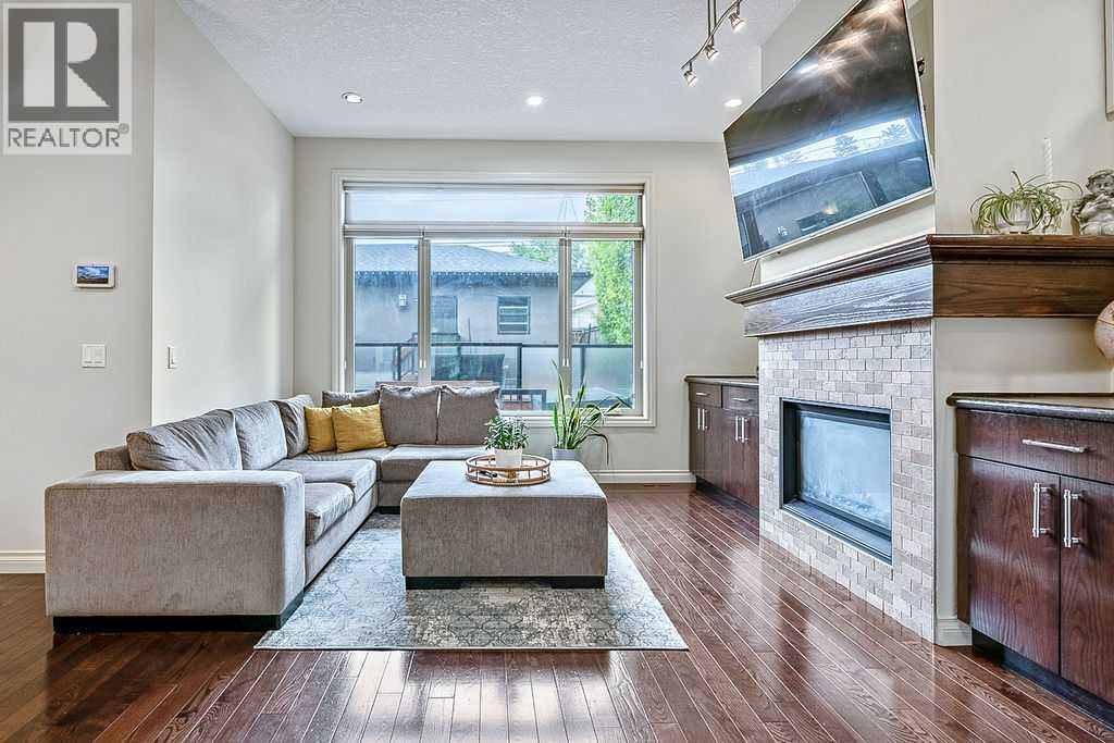 1134 17 Avenue NW - photo 14
