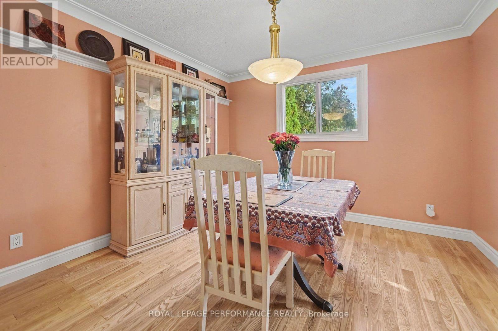 6284 Sundown Crescent