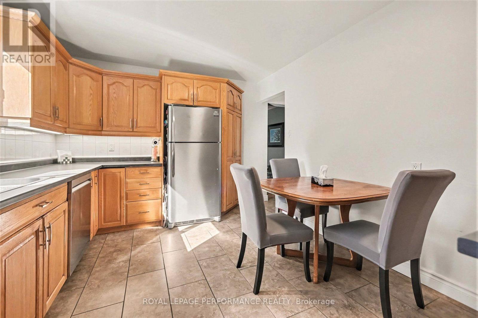 6284 Sundown Crescent