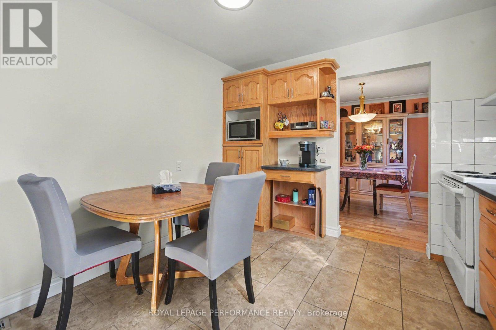6284 Sundown Crescent