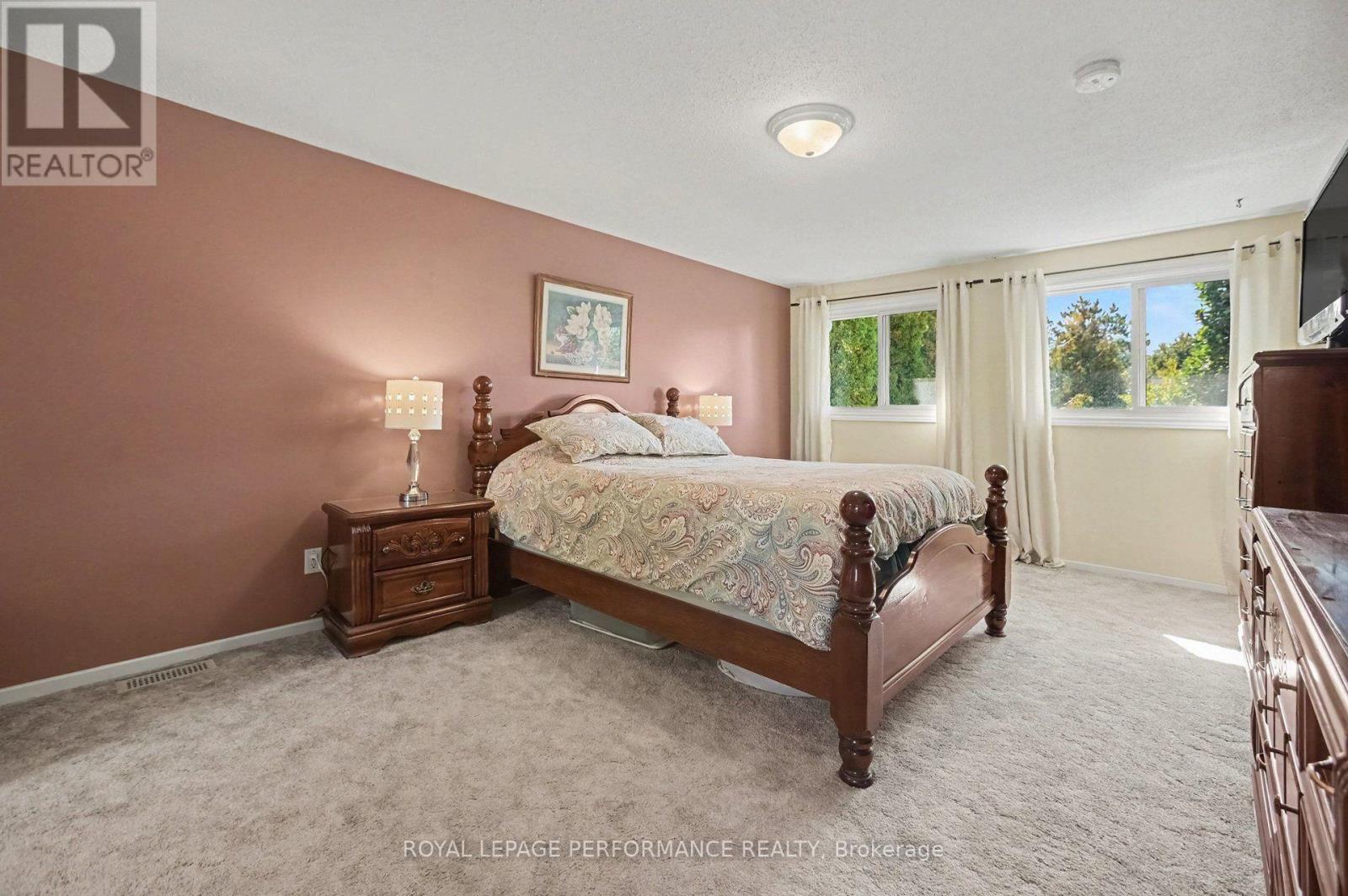 6284 Sundown Crescent
