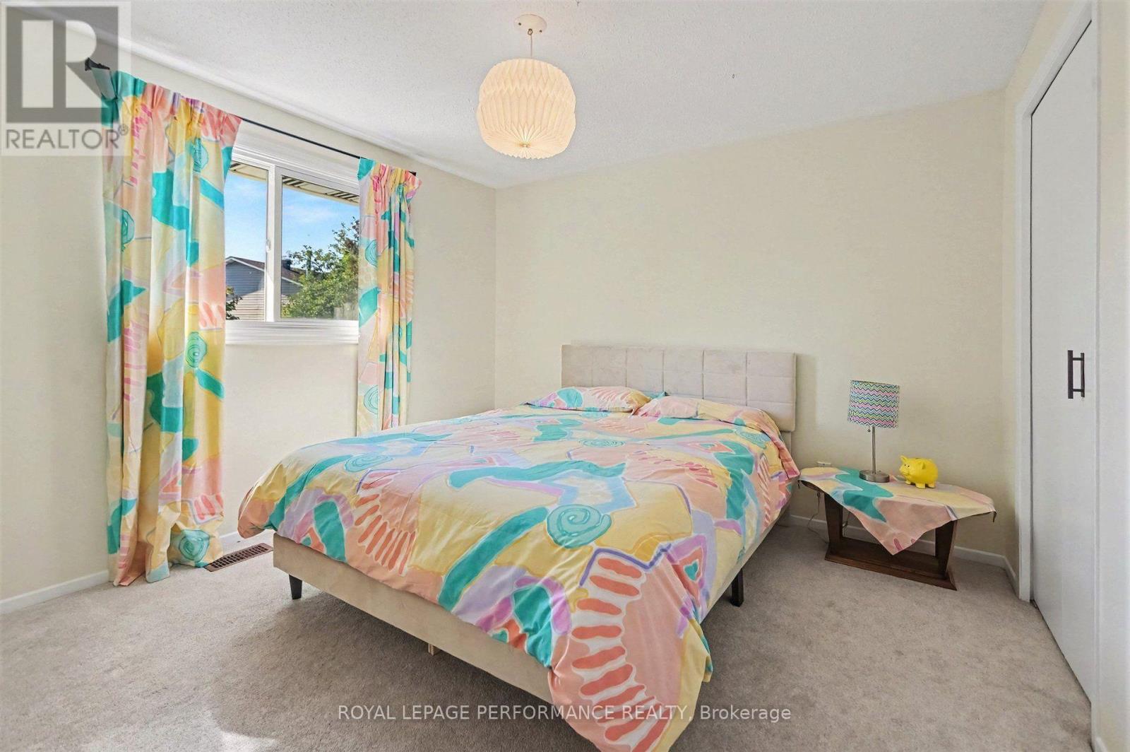 6284 Sundown Crescent
