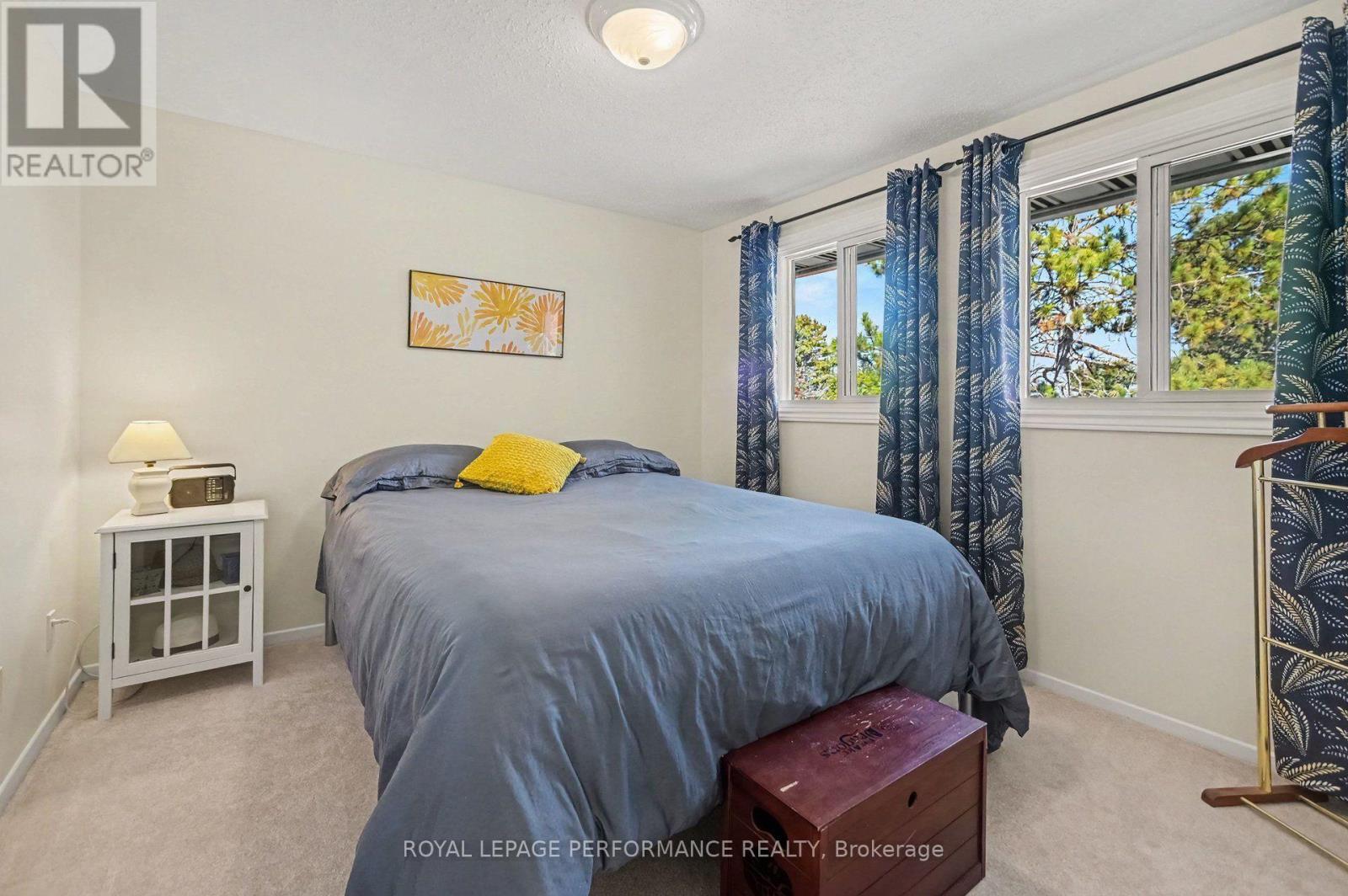 6284 Sundown Crescent