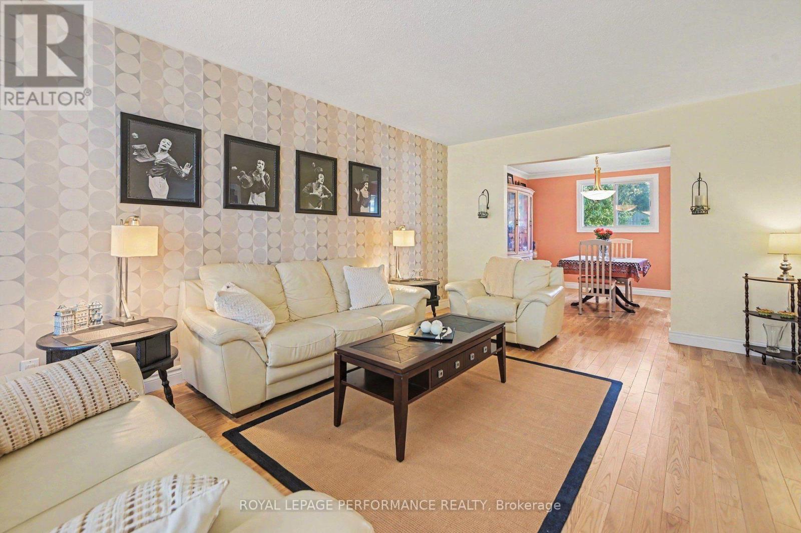 6284 Sundown Crescent