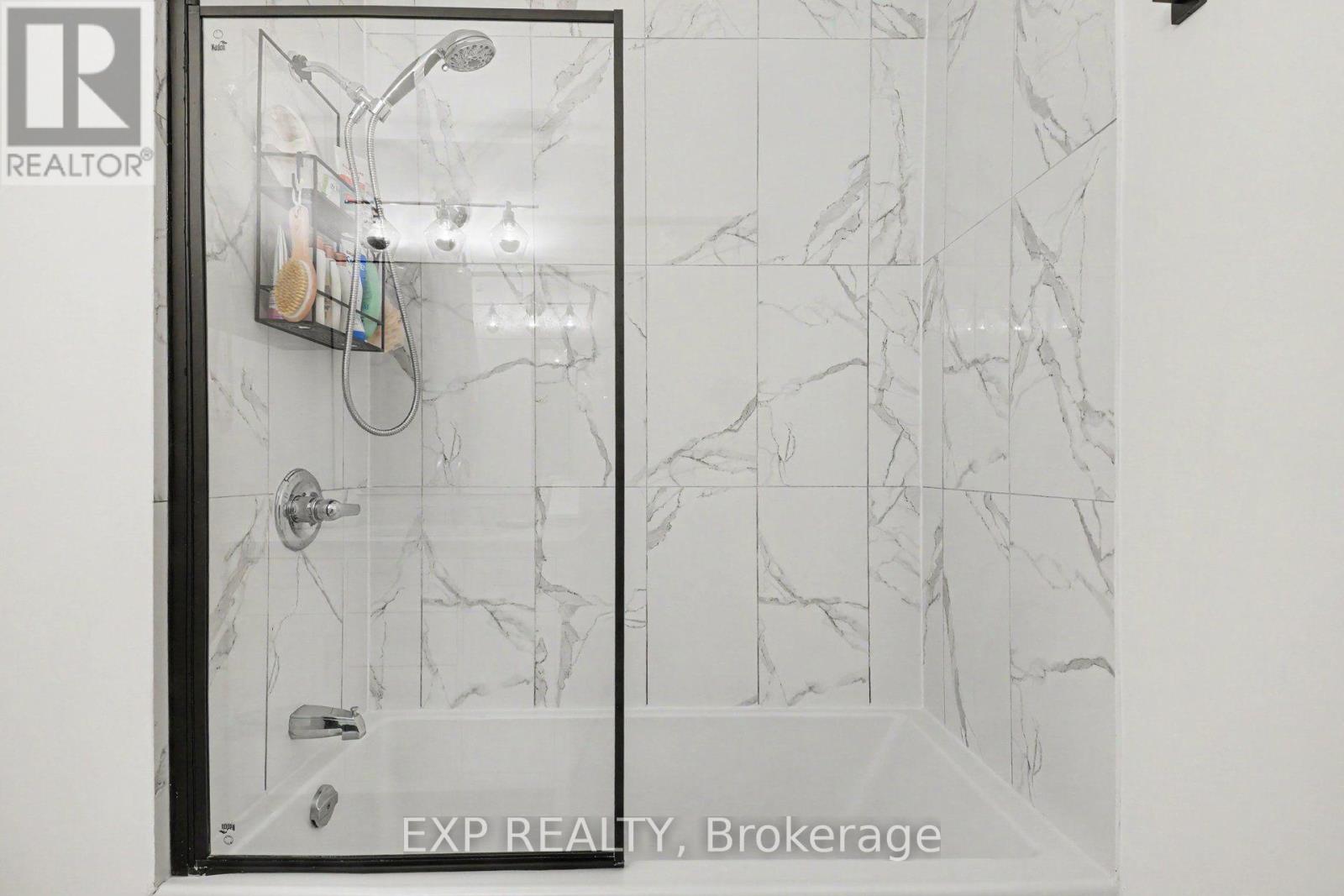 #35 93 STRATHAVEN PRIVATE - Image 19