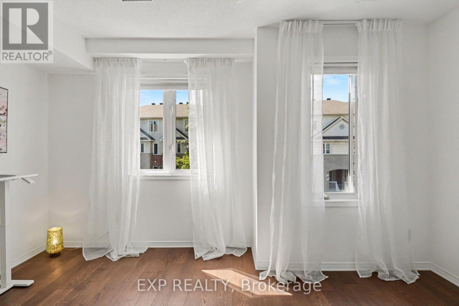 #35 93 STRATHAVEN PRIVATE - Image 25