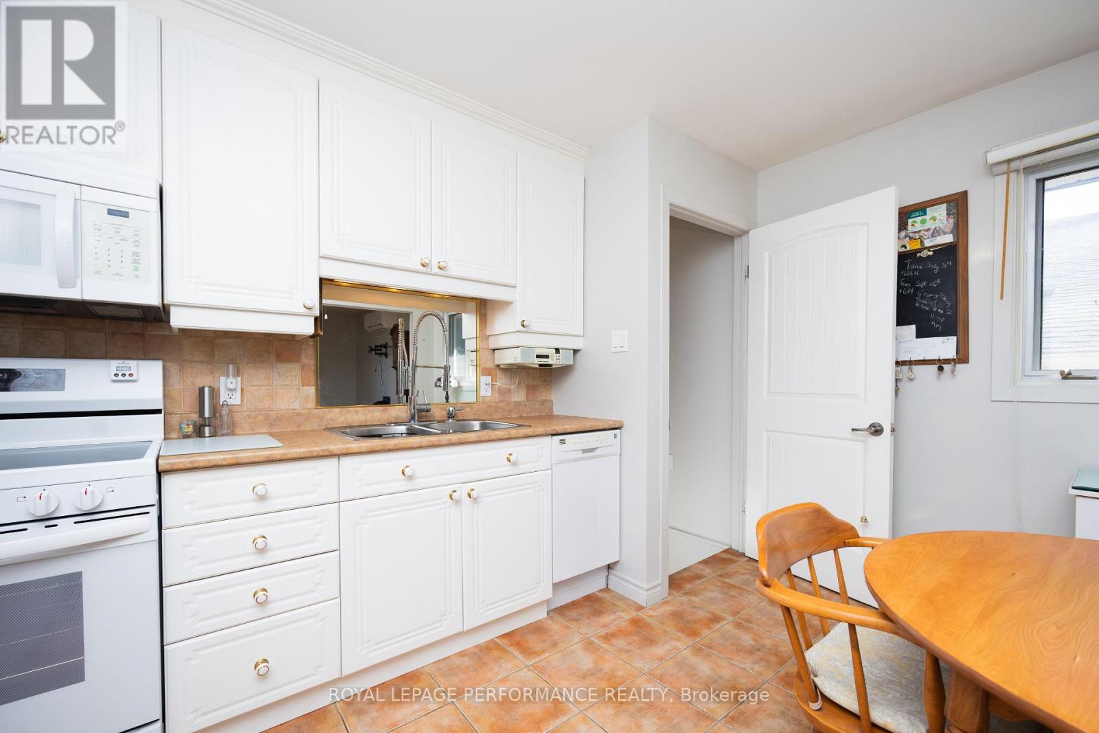 104 KINCARDINE STREET W - Image 14