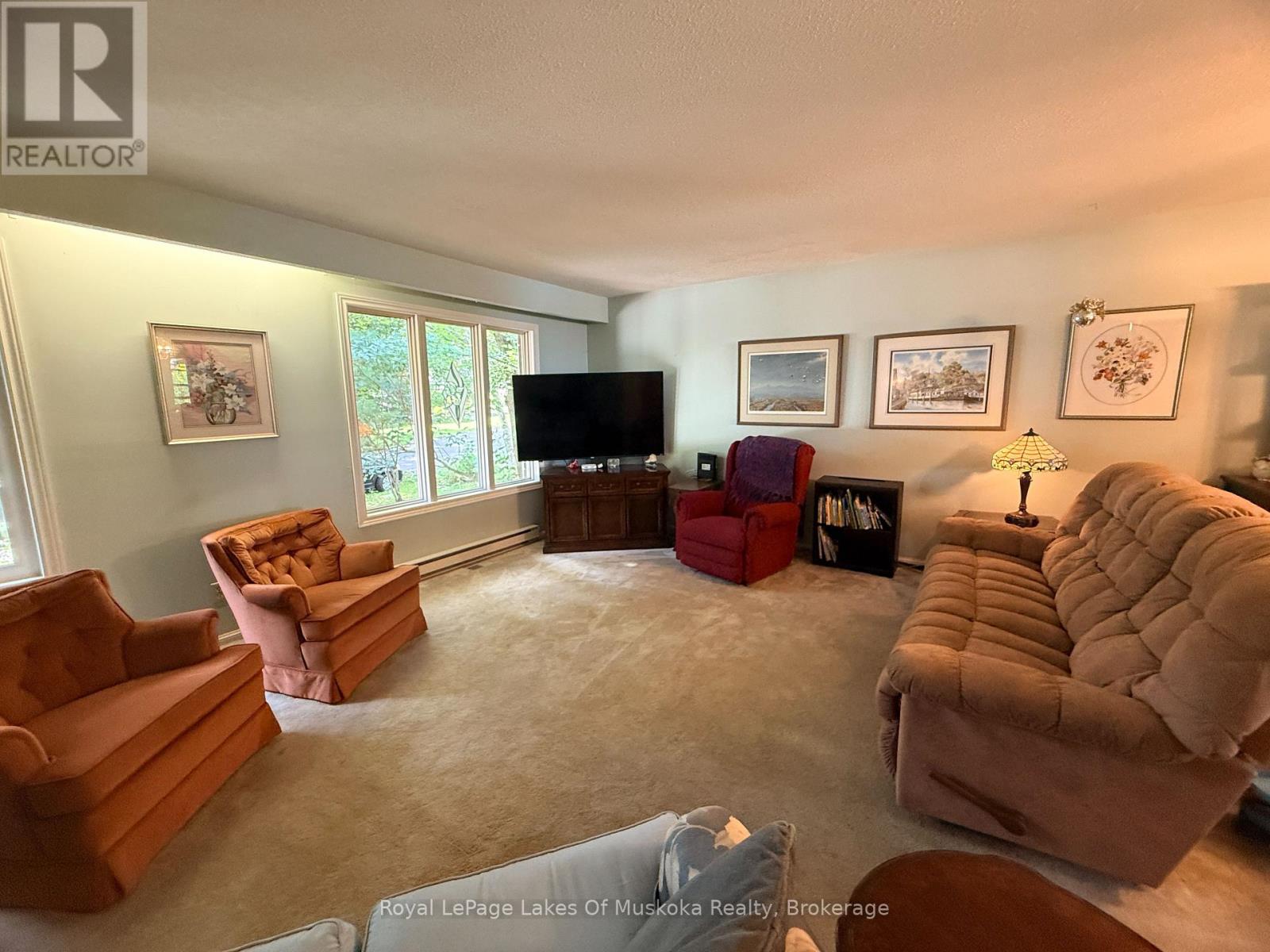 22 WESTVALE DRIVE - 4