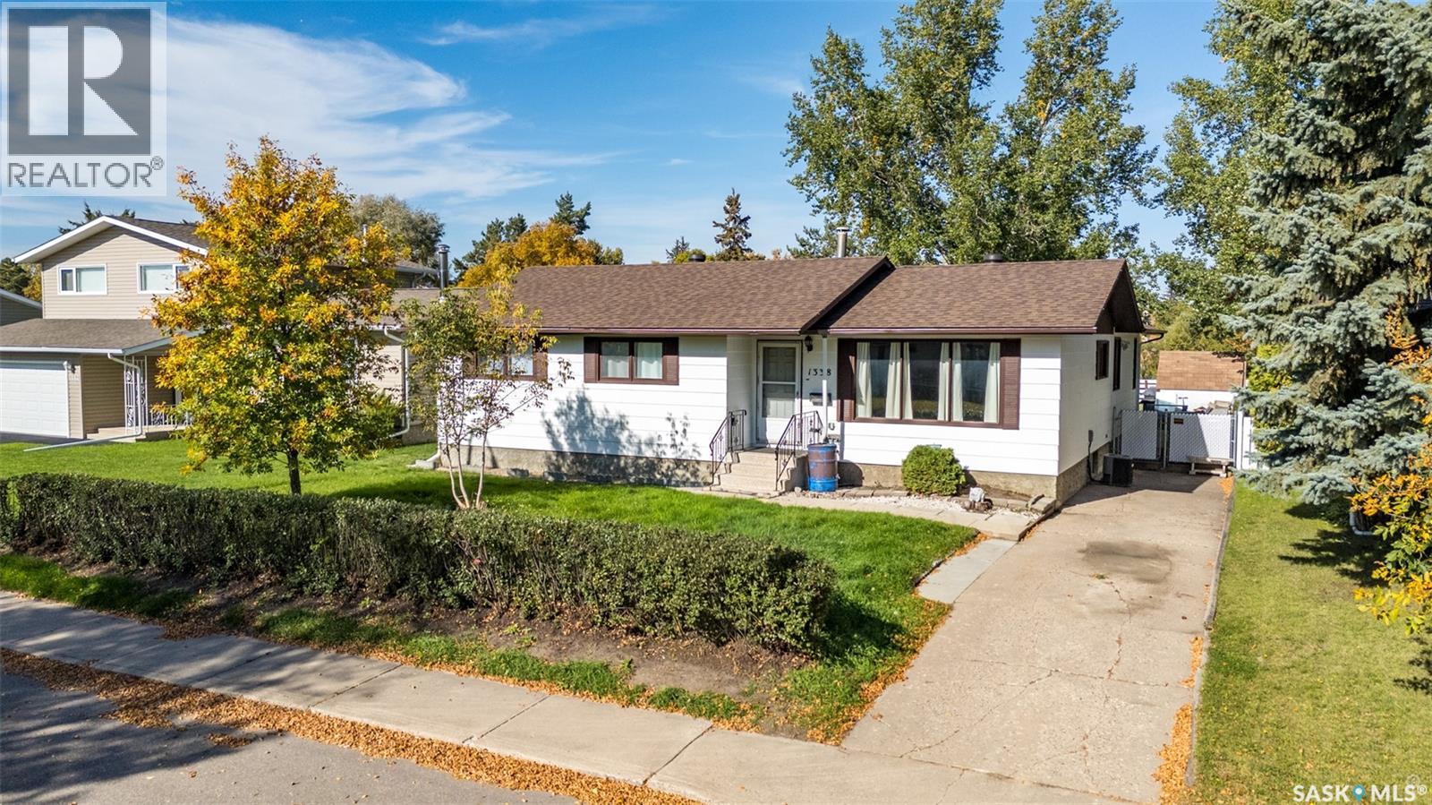 1338 Lacroix CRESCENT - 1