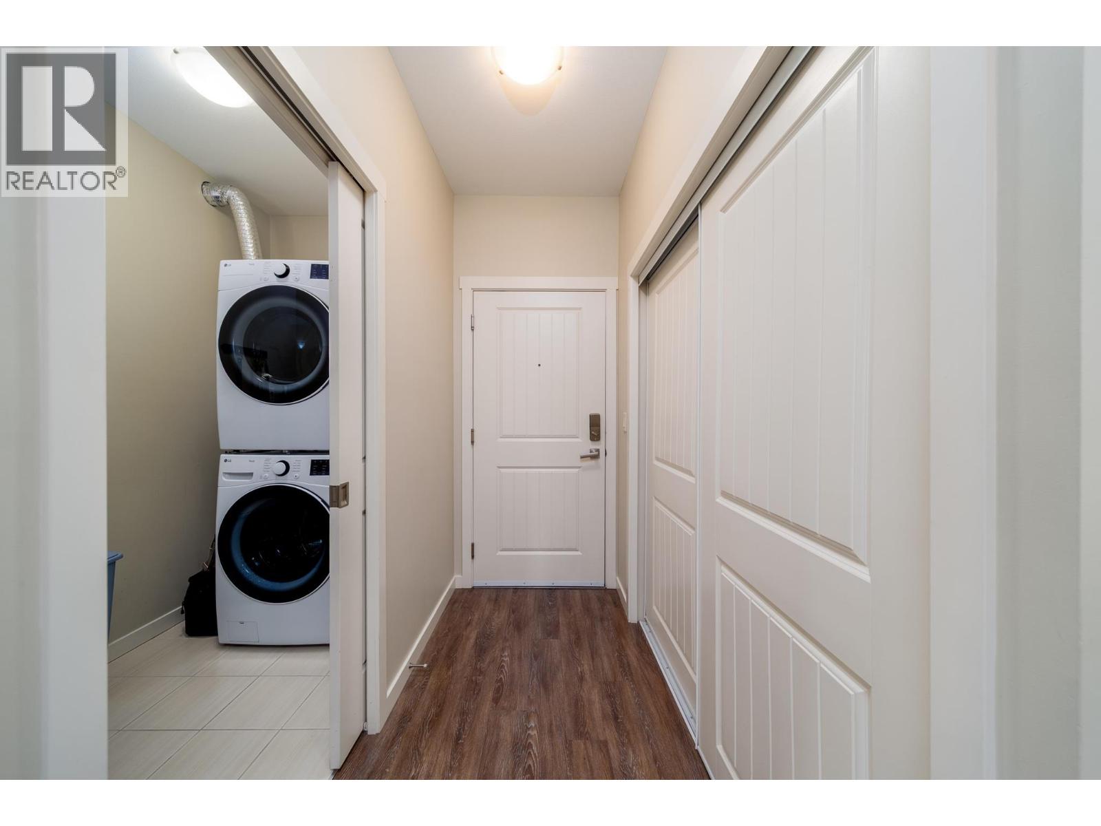 #104 3733 Casorso Road - Image 28