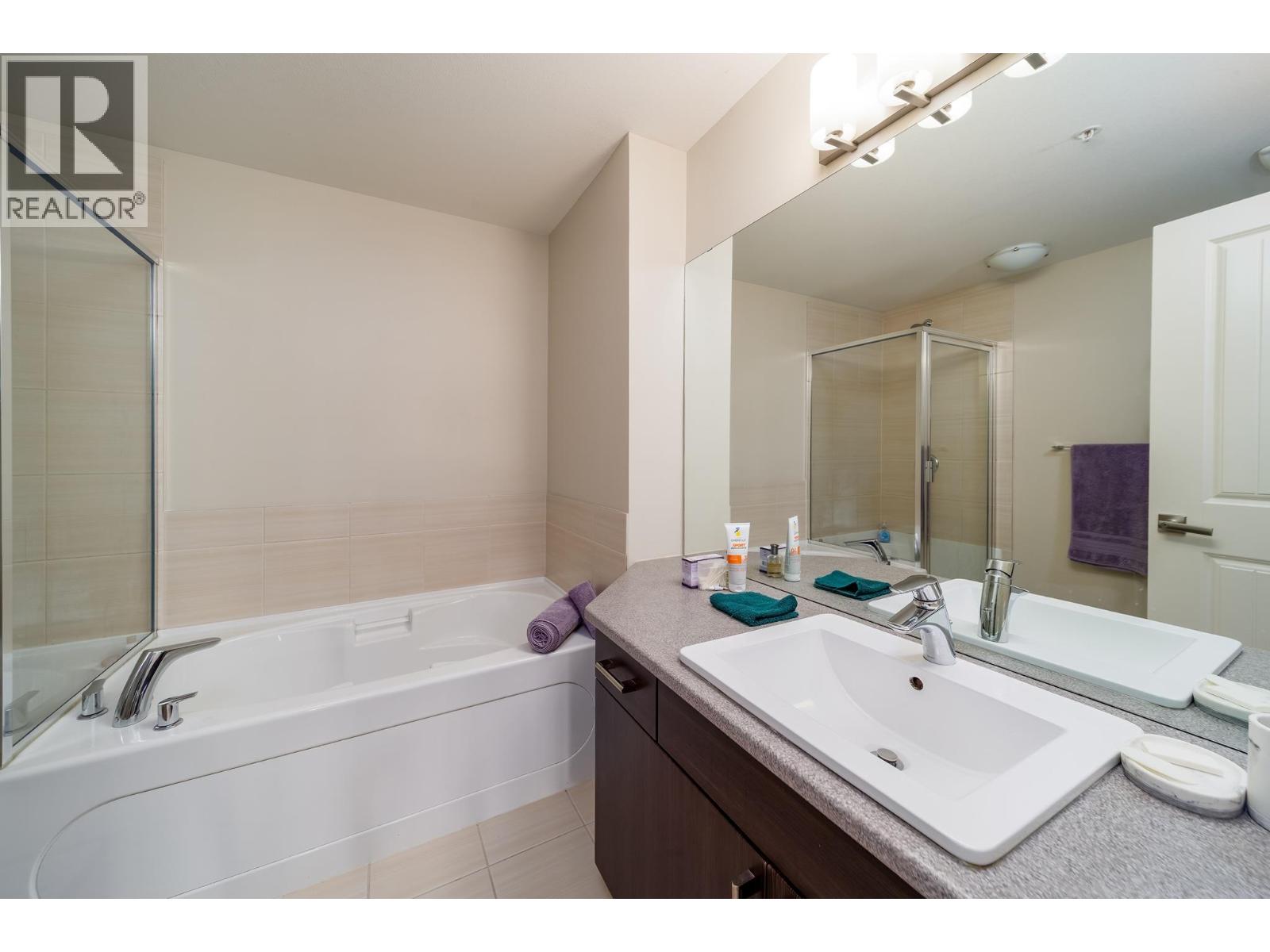 #104 3733 Casorso Road - 19