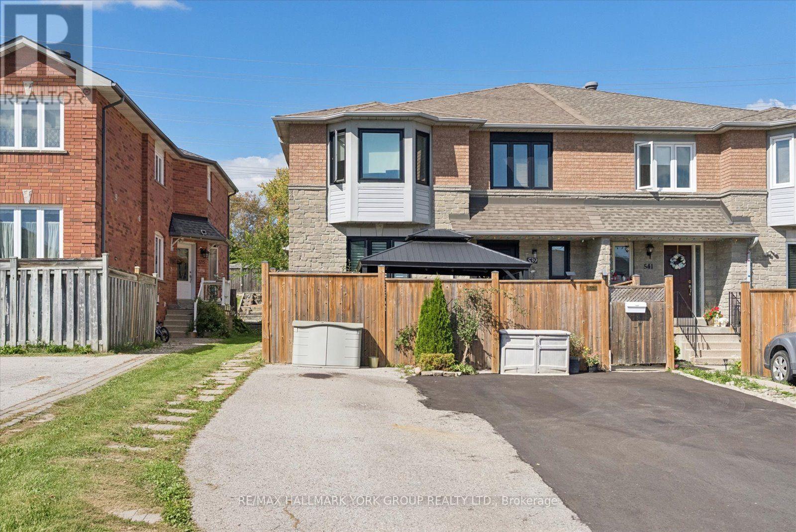 537 WALPOLE CRESCENT