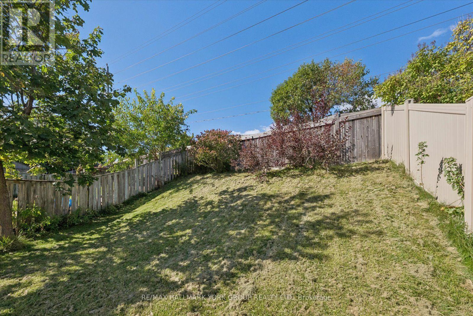 537 WALPOLE CRESCENT - 20