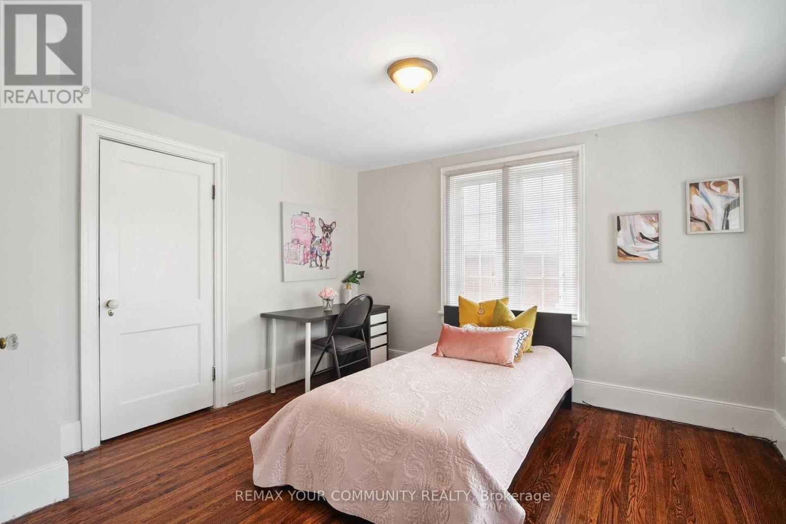 19 MARK STREET - 11