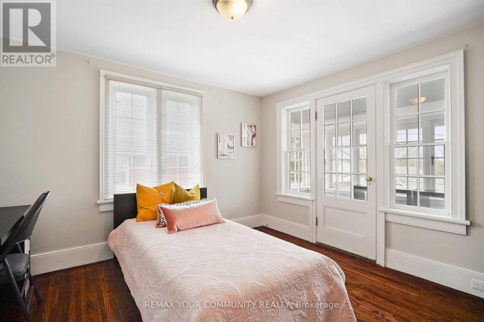 19 MARK STREET - 13