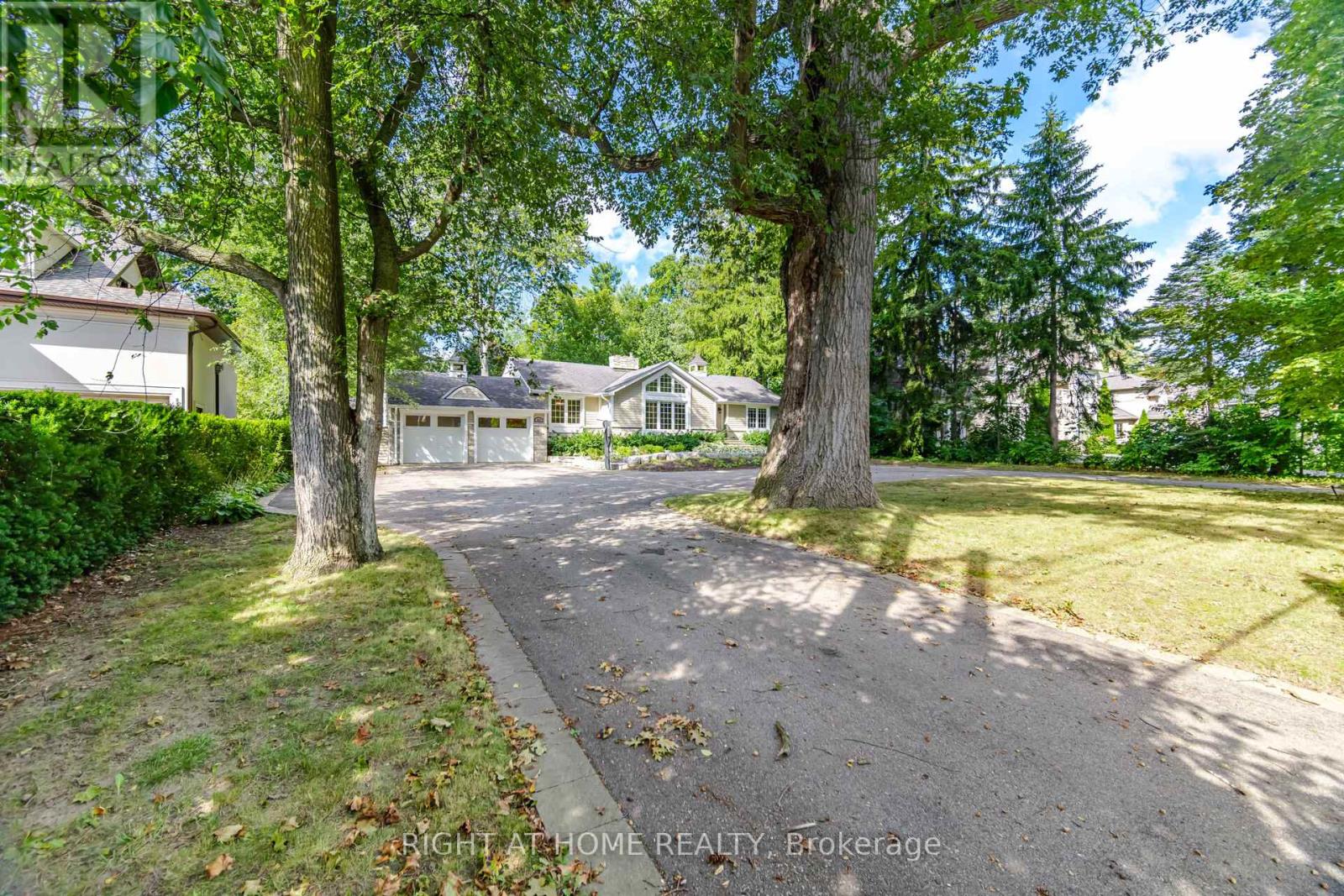 1037 Lakeshore photo 4