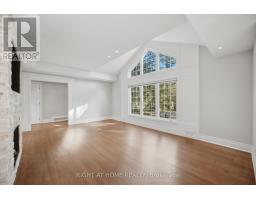 1037 Lakeshore Road W, Oakville, ON L6L1E7 Photo 14